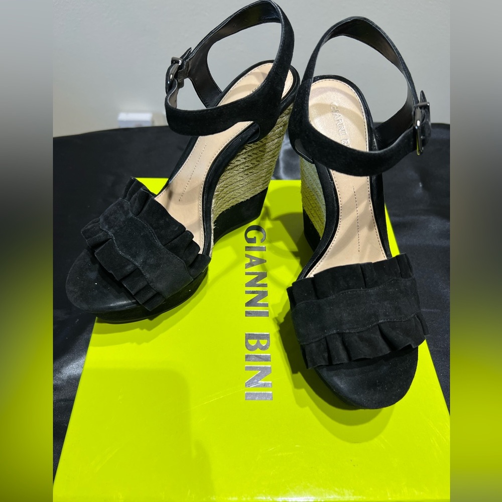 Black suede Gianni, Bini wedges, size 9